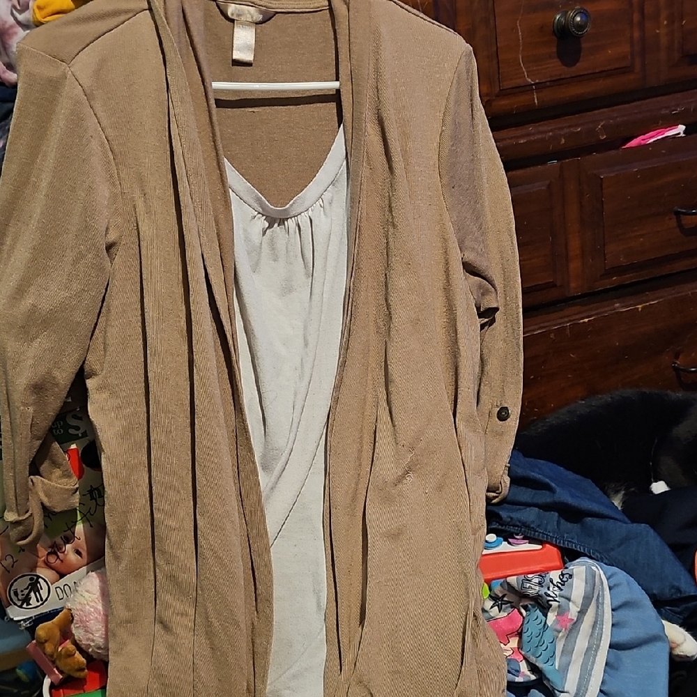 !!.       Women's 2X White Top With Jacket Attached.              Tops